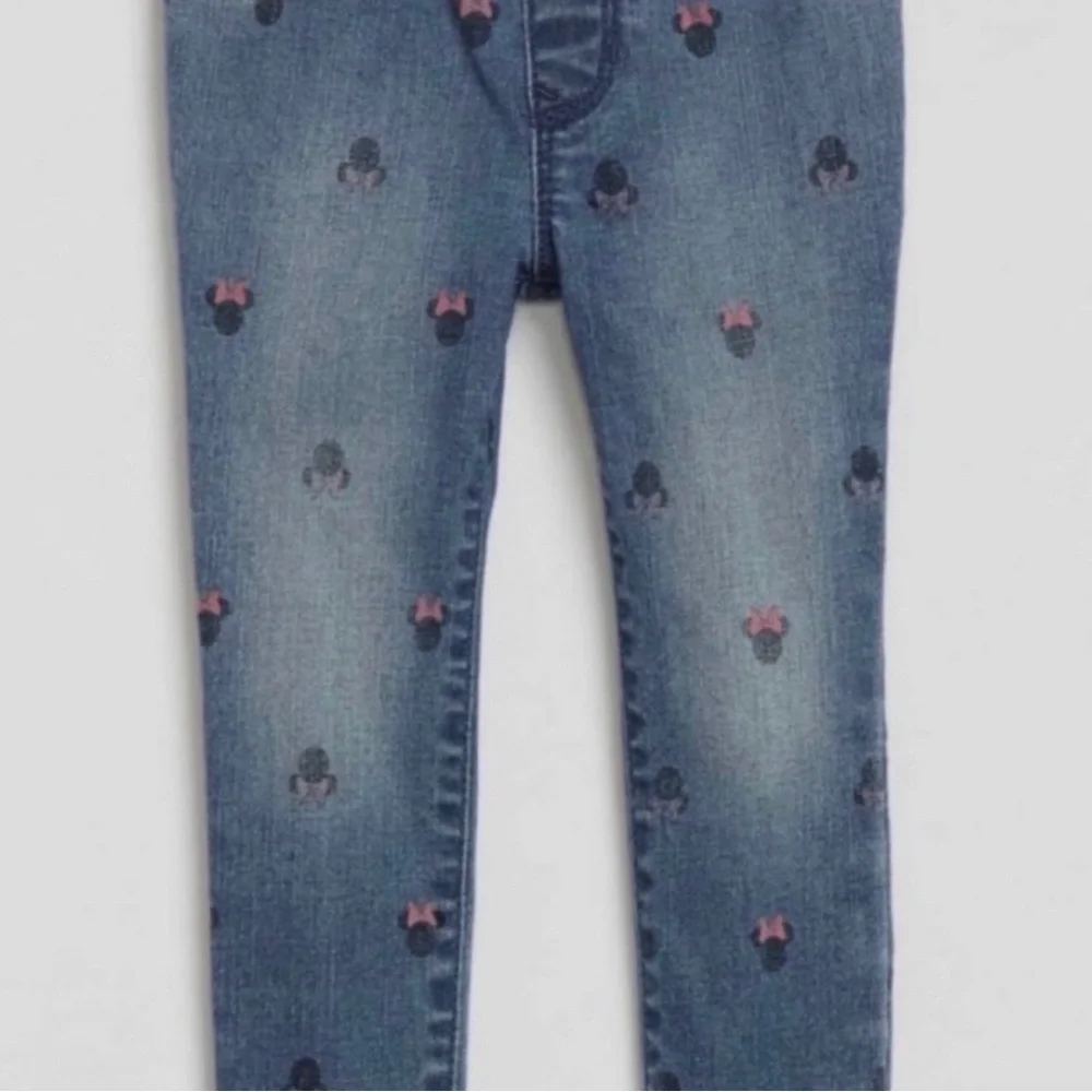 GAP disney light